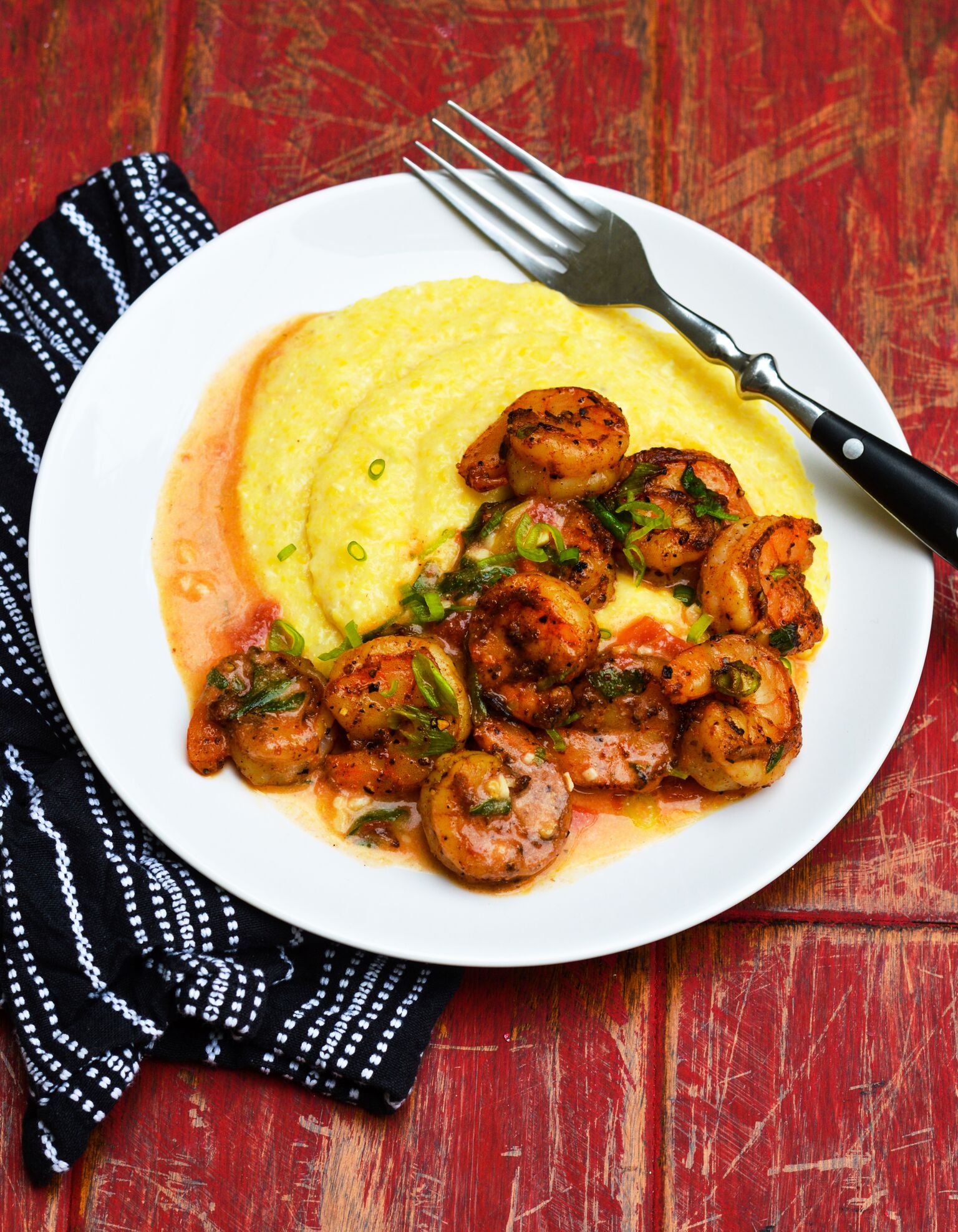 Slow Cooker Smoked Gouda Grits - Plain Chicken