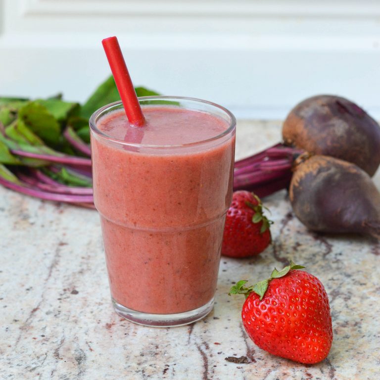Strawberry, Beet, Banana Smoothie Aurora Satler